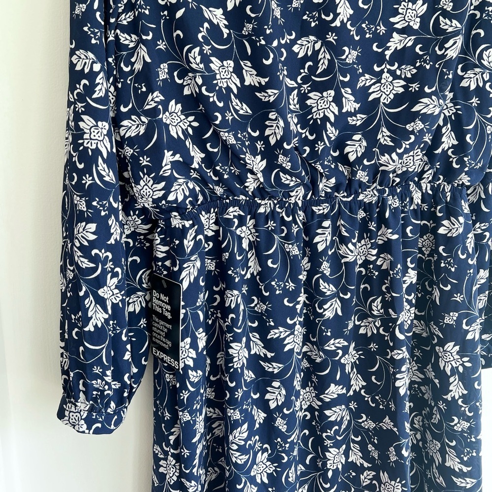 (NWT) Express Women’s Navy & White Floral Long Sleeve Dress, Lace Details | Med - Picture 5 of 7